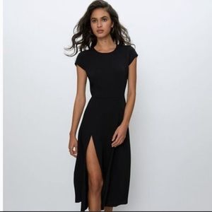 Aritzia Wilfred t-shirt dress